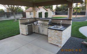 OUTDOOR KITCHEN